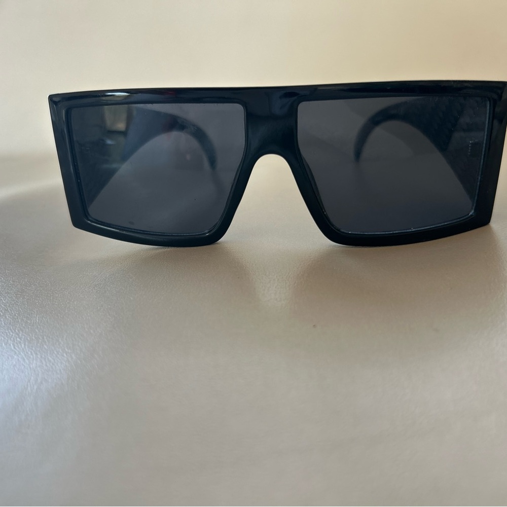 Locs Black Rectangular Sunglasses